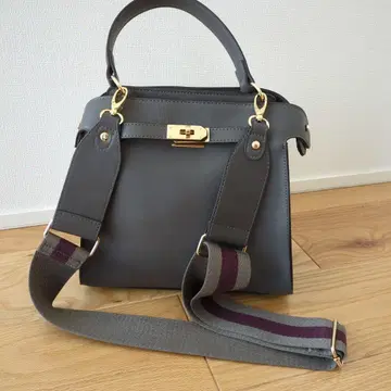 Vita Falice 숄더백 탈부착 가능 스트랩