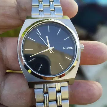 NIXON 아날로그 쿼츠 손목시계 블랙, 배터리 방전되었습니다.