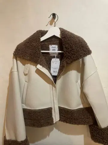 jouetie 보아 무스탕 코트 M 사이즈