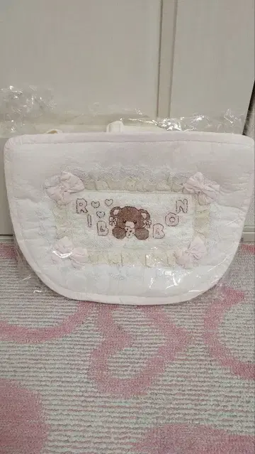 곰돌이 자수 숄더백