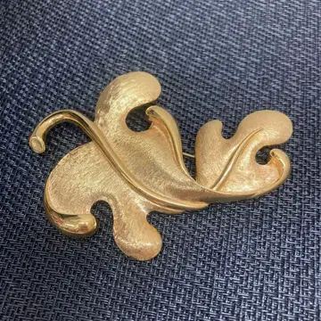 모네 Monet 잎사귀 모양 브로치