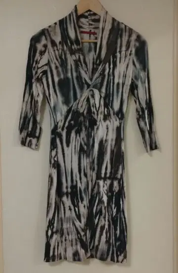 velvet 타이다이 패턴 긴팔 원피스