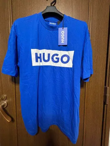 새상품 택 포함 HUGO BOSS T셔츠 파랑 S사이즈