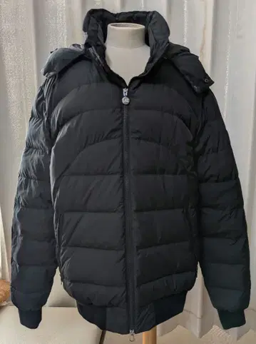 [ EMPORIO ARMANI EA7 ] 후드 부착 블랙 다운 자켓