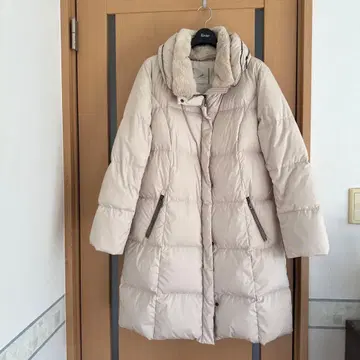 크로커다일 베이지 다운 자켓 퍼 포함