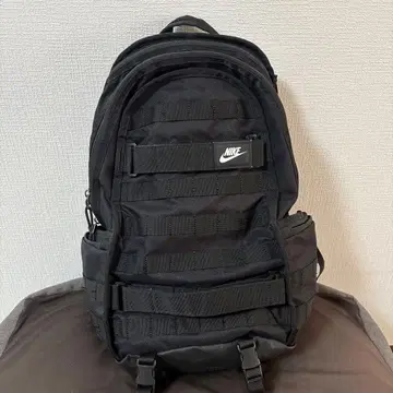 [ 최종 가격 인하 ] Nike 블랙 백팩