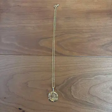 골드 코인형 펜던트 목걸이