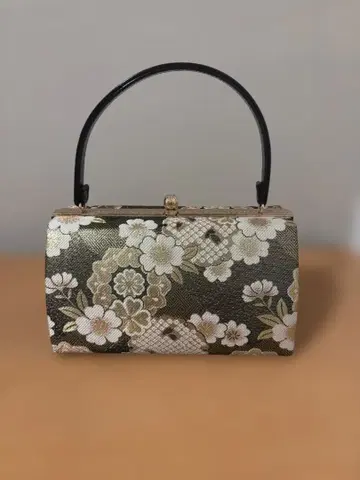 꽃무늬 일본 의류용 백 블랙과 금