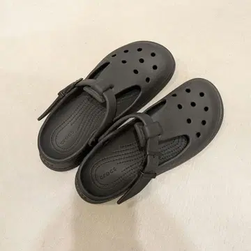 crocs 블랙 클래식 멜리 제인 크로그