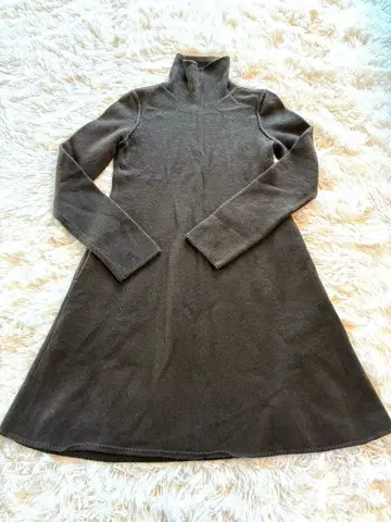 [ 새상품급 ] 폭시 브라운 하이넥 니트 원피스 38 캐시미어