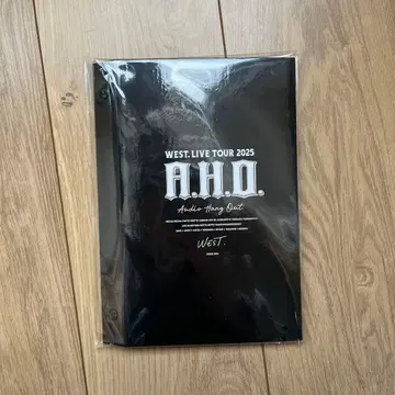 WEST.LIVE TOUR 2025 A.H.O 굿즈 뉴스레터 폴더
