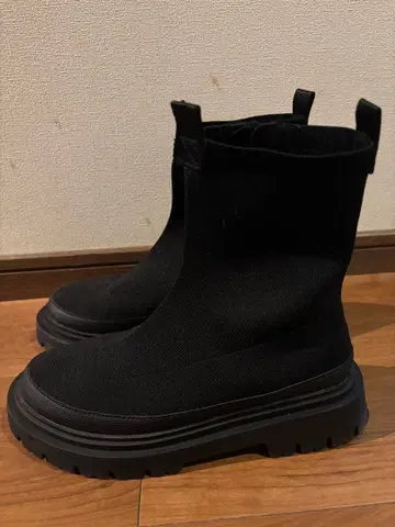 ZARA 블랙 니트 사이드 고어 부츠 35