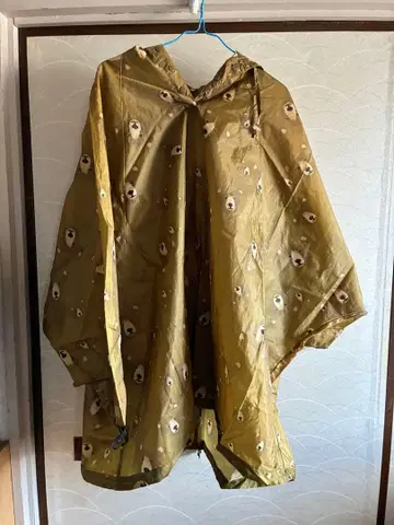 BleuBleuet 곰 패턴 레인 판초 올리브 그린