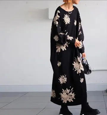 꽃무늬 니트 원피스 블랙 antiqua