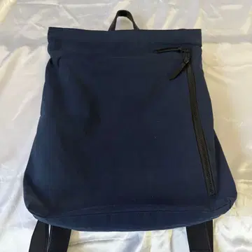 [ 새상품급 초경량 ] ROOT 루트 백팩 네이비 A4 PC 수납 가능