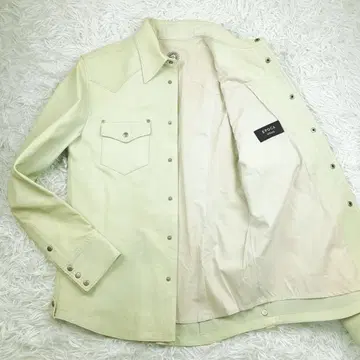 새상품급 에포카 우오모 가죽 셔츠 크림색, 황백색 디자인 버튼