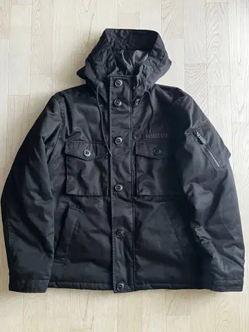 AVIREX 블랙 밀리터리 자켓