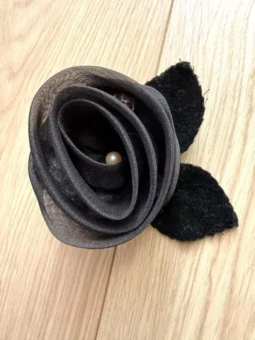 IF France 로즈 브로치