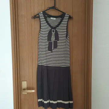 로이스크레용 니트 플리츠 원피스 오버롤 스커트 M 사이즈