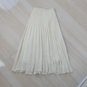 저널 스탠다드 리룸 롱 스커트 화이트 플리츠