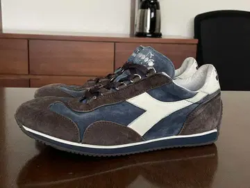 새상품급 디아도라 헤리티지 에퀴프 네이비 x 다크 브라운 25.5cm