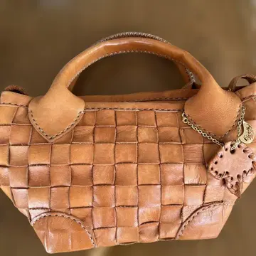 로비타 브라운 가죽 뜨개질 토트백