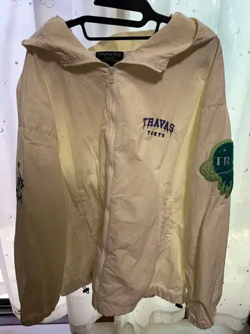TRAVAS 나일론 자켓 크림색 곰 트라바스