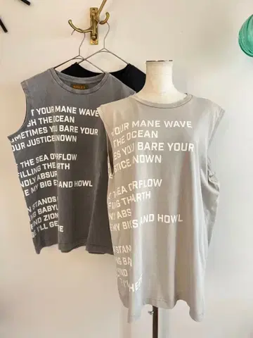 [ RISLEY ] 리즈레이 사이드 로고 프린트 티셔츠 탱크탑 베이지