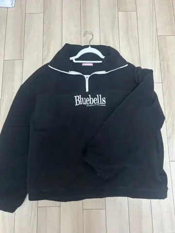 Bluebells 하프 지퍼 맨투맨 블랙