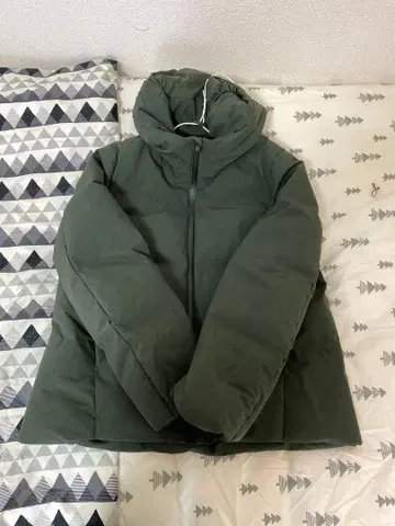 UNIQLO 심리스 다운 자켓 올리브 그린