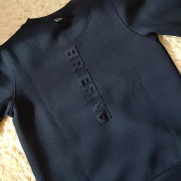 BRIEFING 로고 종이상자 니트 크루넥