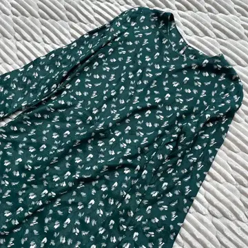 새상품급 슬로브 이에나 habi 플라워 자카드 플레어 드레스 그린