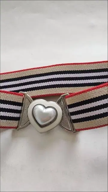 스트라이프 하트 버클 벨트