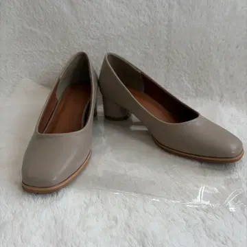 나노 유니버스 베이지 펌프스 1회 착용