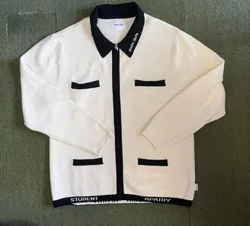 Student Apathy 아이보리 스웨터