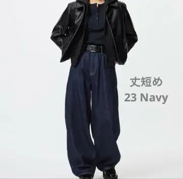 [택 포함 새상품] 유니클로 배기 커브 청바지 기장 짧음 23 navy