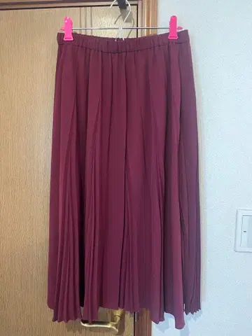 호코모모라 플리츠 스커트