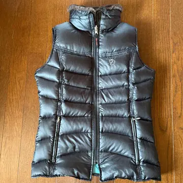 FJALL RAVEN 다운 S 사이즈 블랙