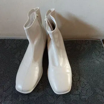 CLOSSHI 숏부츠 부츠 아이보리