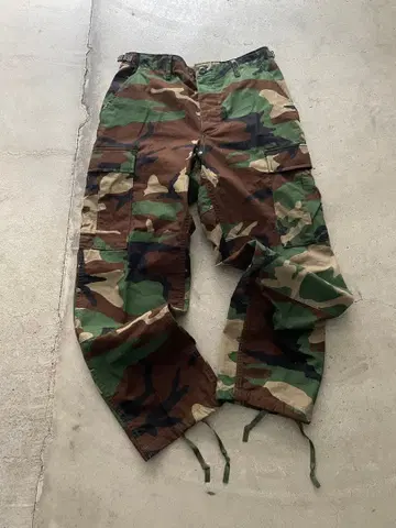 [새상품급] PROPPER 카고 팬츠 카모플라쥬 우드랜드 카모