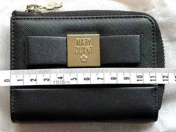 MARY QUANT 블랙 이단 접이식 지갑 마리크와 마리 리본
