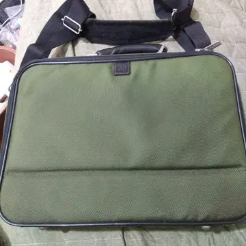 아만다 베란 LONDON 비즈니스 백 올리브 그린