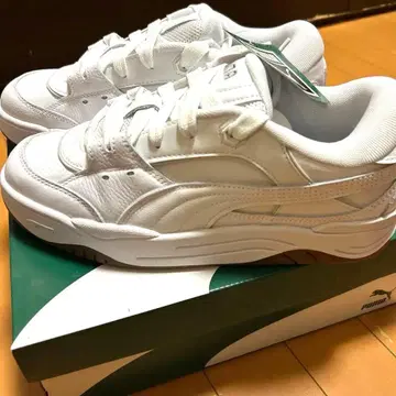 미사용 새상품 PUMA 스케이터 스니커즈 180 가죽