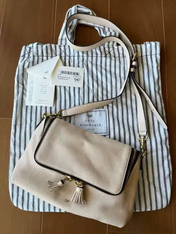 안야 힌드마치 맥시 지퍼 크로스바디