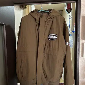 XLARGE 브라운 후드 부착 점퍼 & 니트 캡