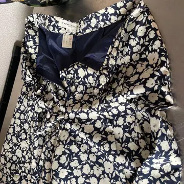 큐롯 스커트 네이비 꽃무늬