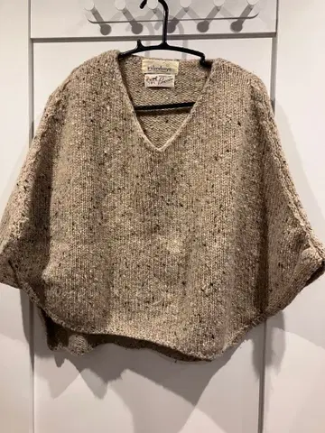 Irelandsey 베이지 네프 니트 판초