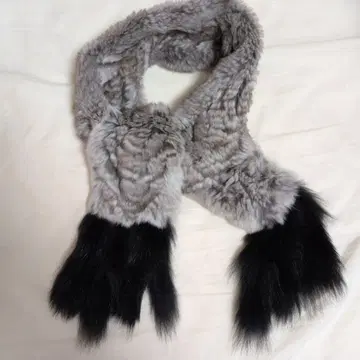 그레이와 블랙 퍼 스톨