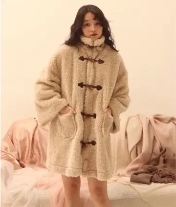 뮤게(muguet) 더플 보아 미니 코트