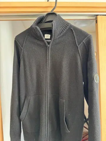 CP 컴퍼니 집업 니트 스웨터 블랙 그레이 50